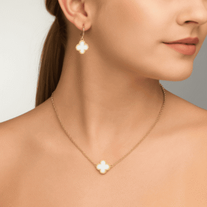 Brinco Trevo Cristal